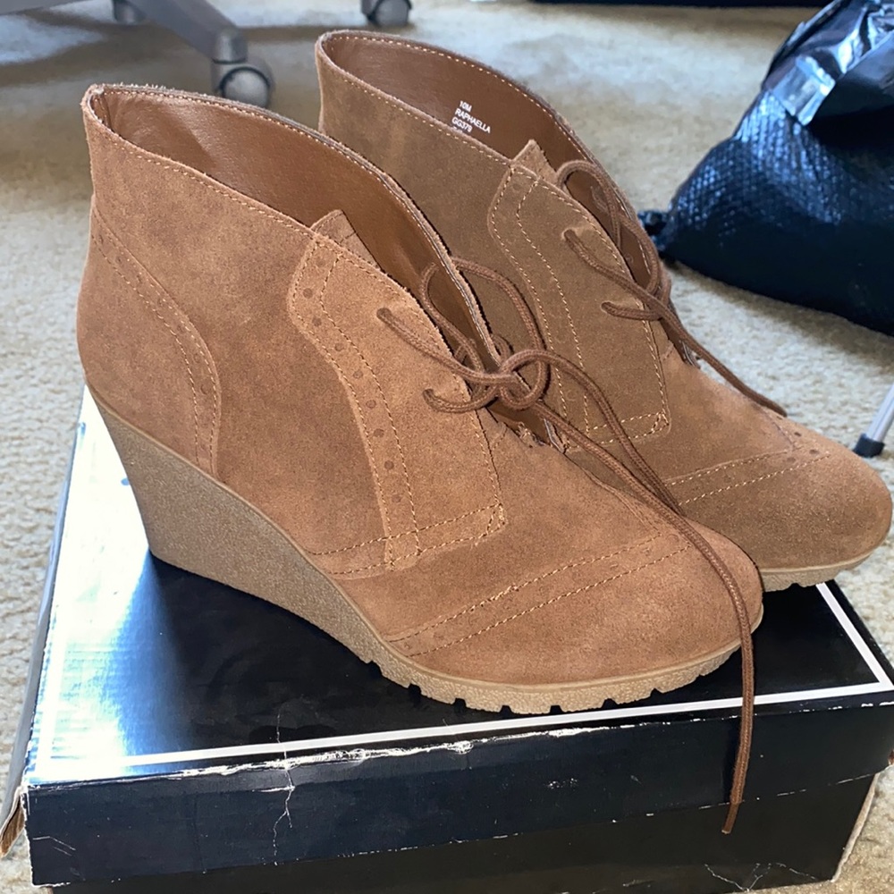 Suede brown wedges
